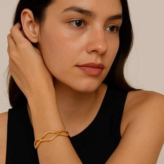 The Aurelia Wave Bangle